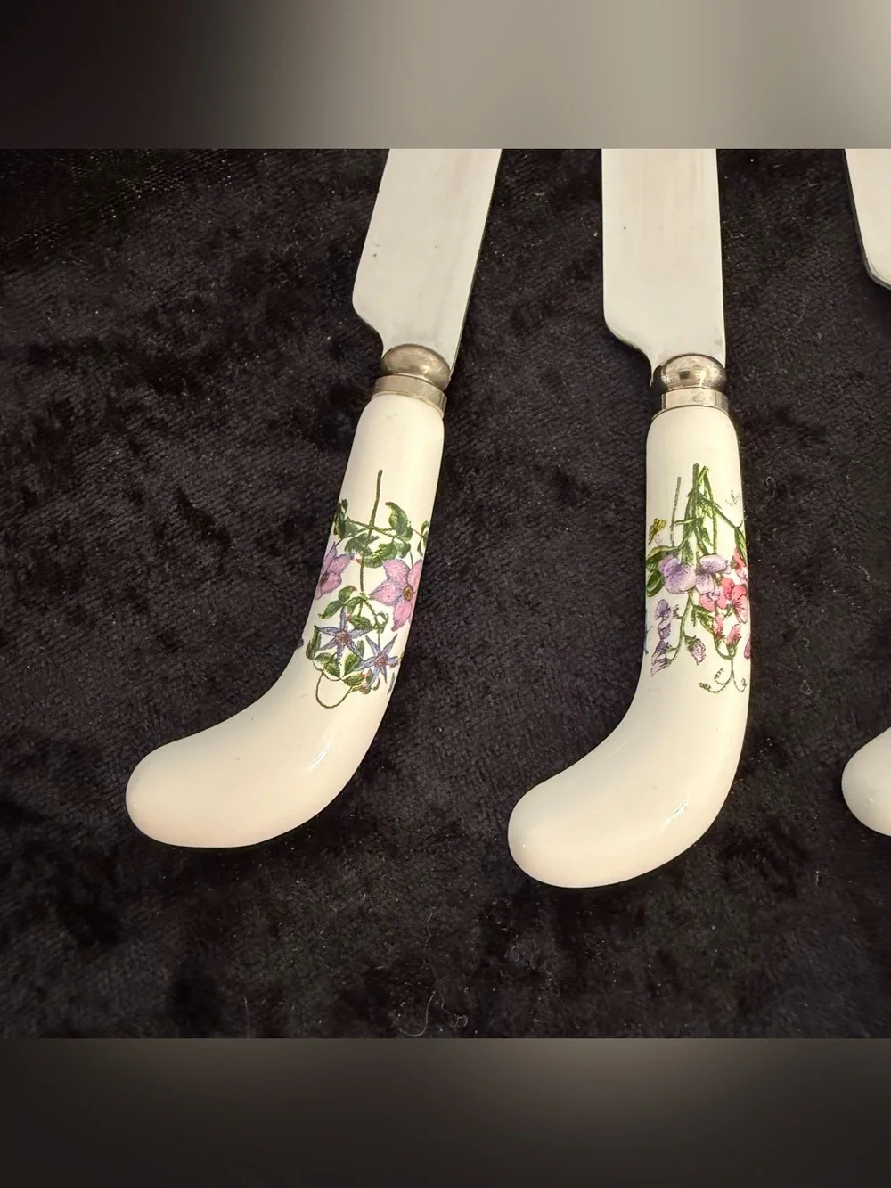Portmeirion Floral Ceramic Handle Spreaders in white  and Multicolor